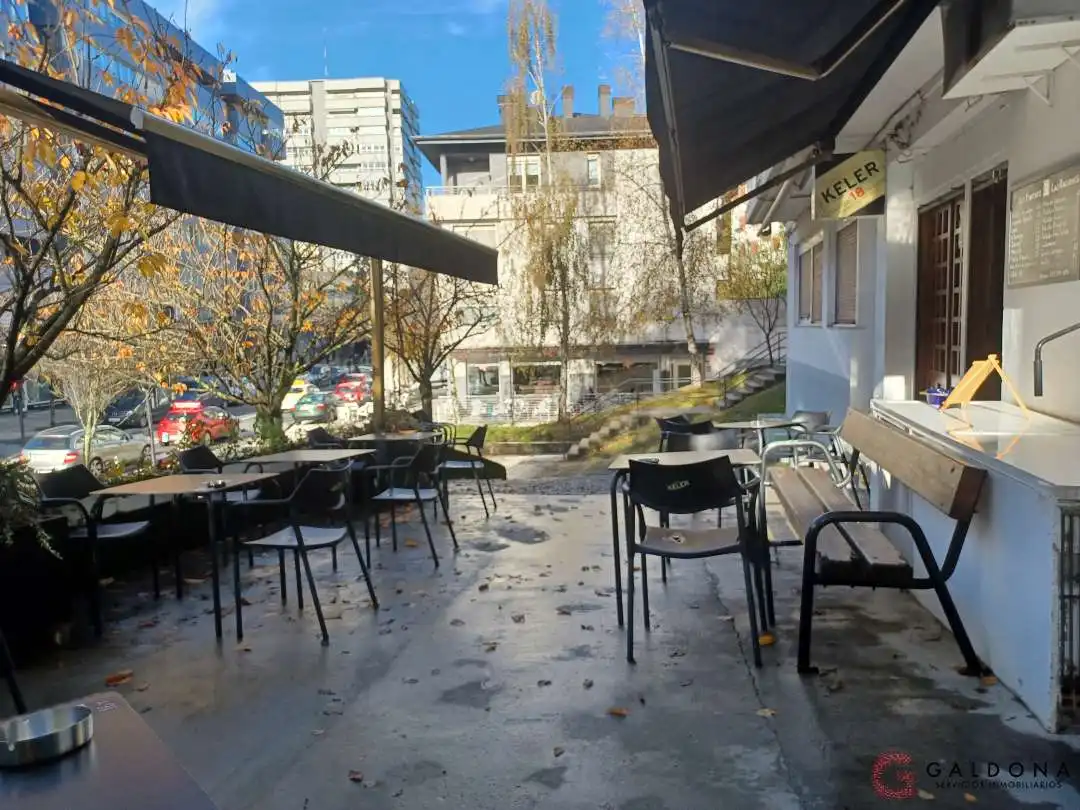 Terrassa de Local en venda en Donostia - San Sebastián  amb Aire condicionat