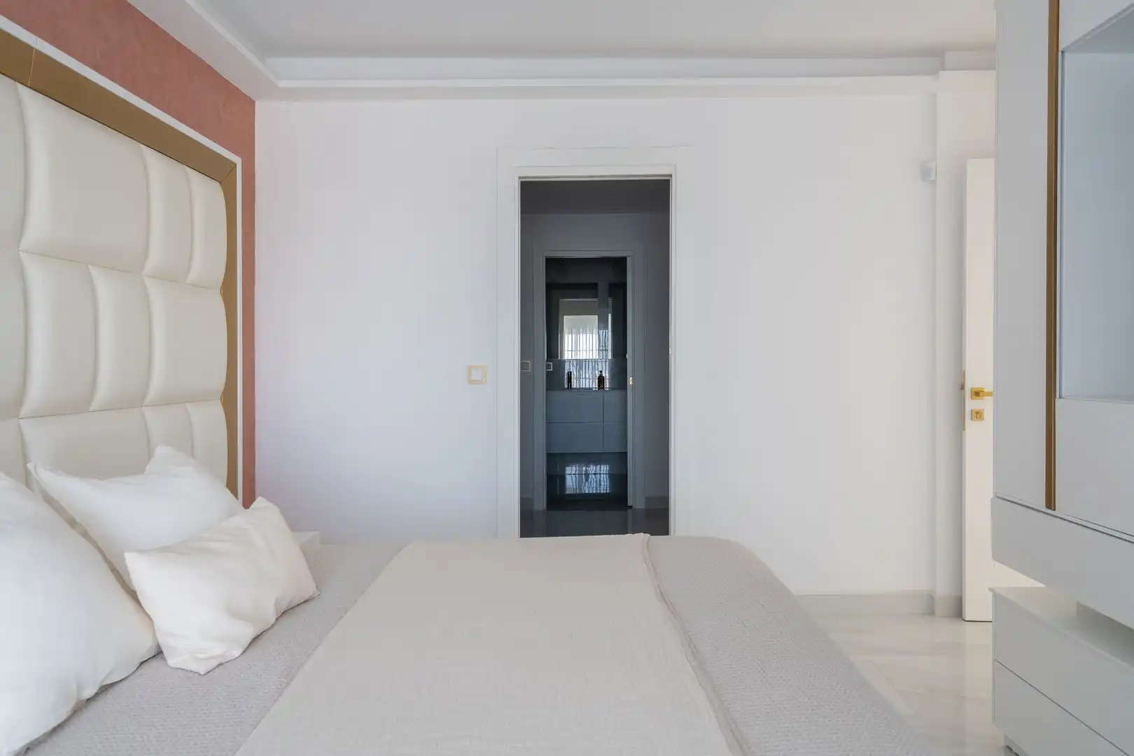 Casa adosada en venta en La Mairena