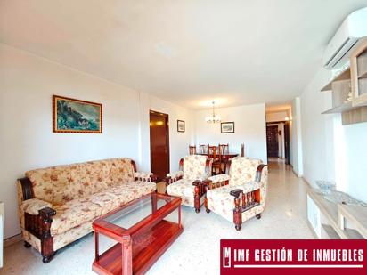 Living room of Flat for sale in Vélez-Málaga  with Air Conditioner and Terrace