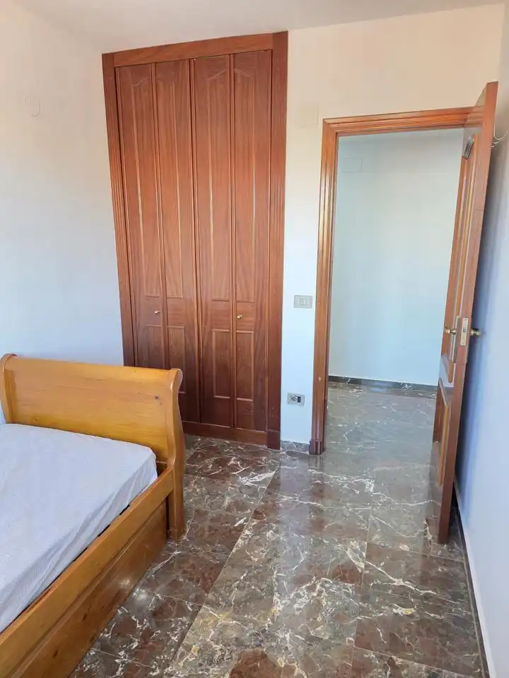Habitación de Piso en venta en Zaragoza con Aire acondicionado, Calefacción y Jardín privado