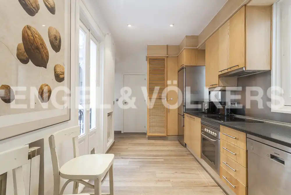 Kitchen of Flat for rent in Madrid  with Air Conditioner, Heating and Parquet flooring