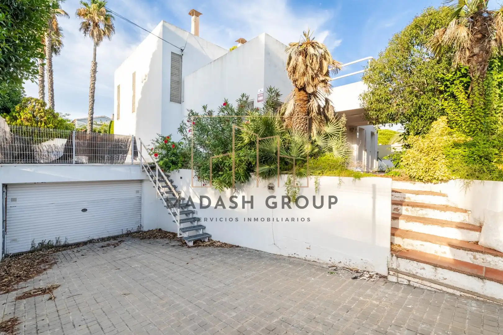 Casa con terrazza in vendita a Carrer ROGER
