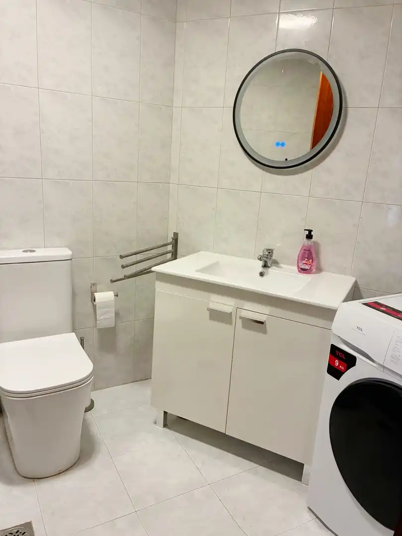 Bathroom of Apartments for rent in Vigo   with Heating and Furnished