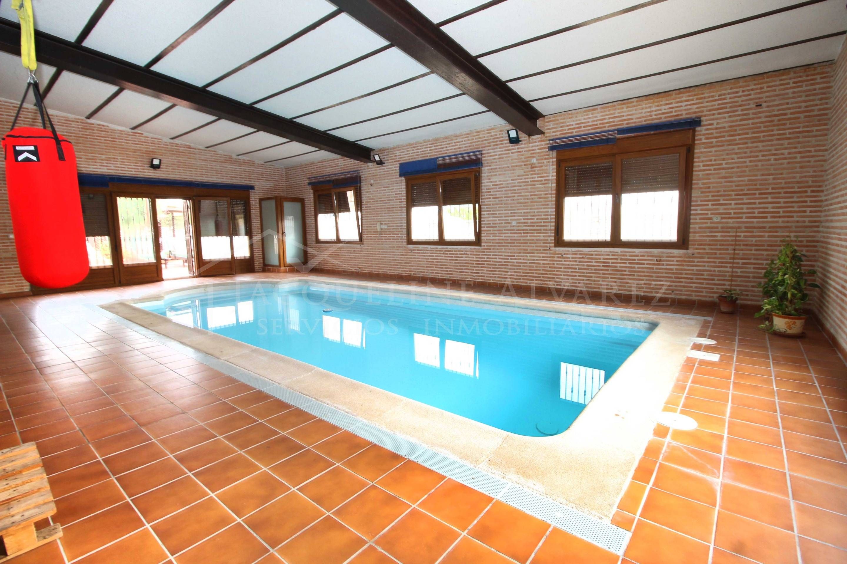 Swimming pool of House or chalet for sale in Yeles  with Heating, Private garden and Swimming Pool