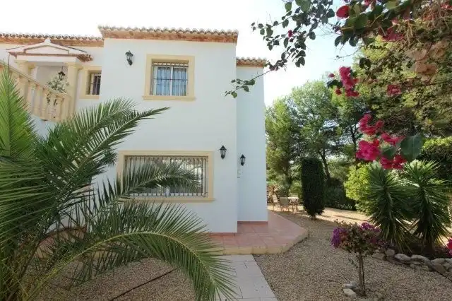 Vista exterior de Casa o xalet en venda en Calpe / Calp amb Aire condicionat, Calefacció i Piscina