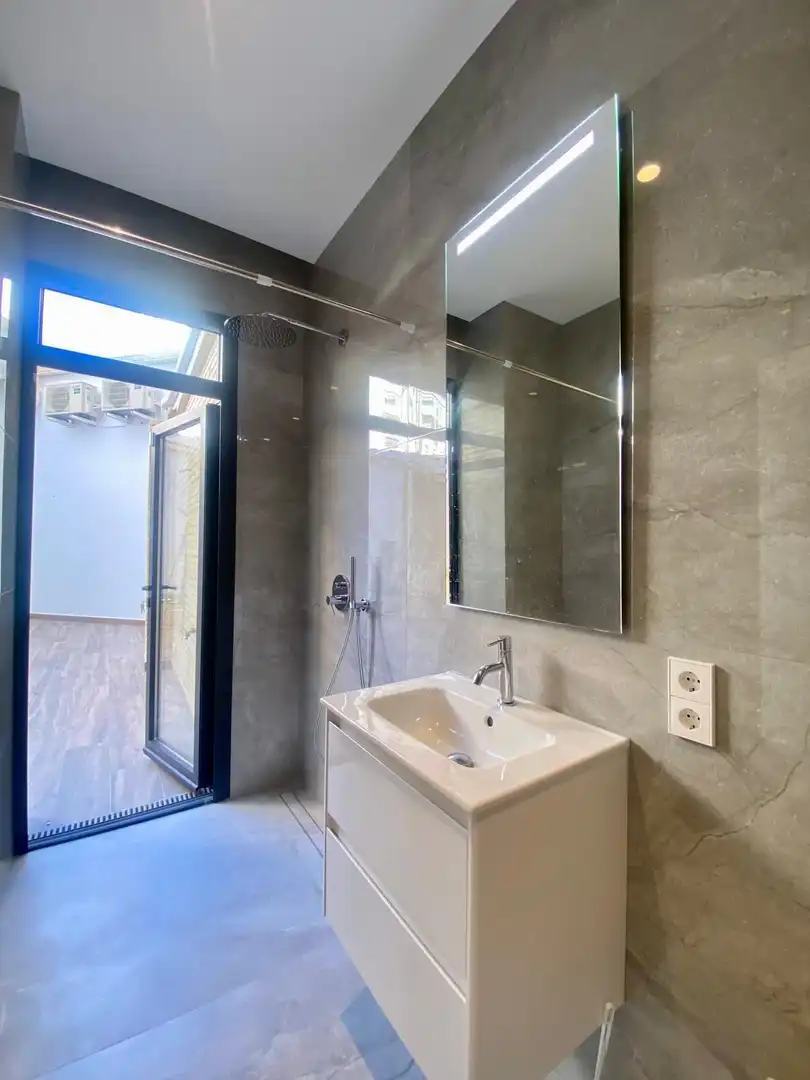 Badezimmer von Erdgeschoss zum Verkauf in Valencia mit Klimaanlage, Heizung und Terrasse