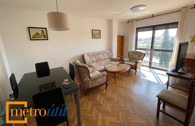 Piso en Alquiler en Paseo del Rector Esperabé en San Esteban - San Cristóbal