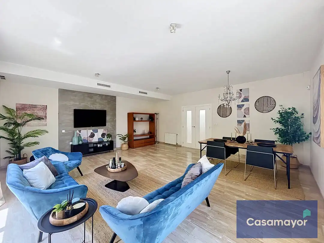 Sala d'estar de Casa o xalet en venda en Alicante / Alacant amb Aire condicionat, Calefacció i Jardí privat