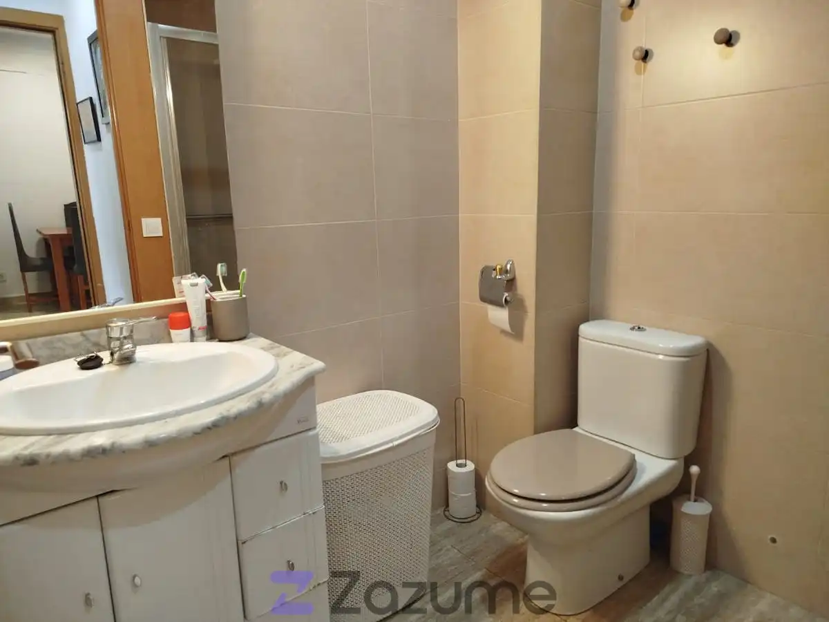 Badezimmer von Wohnungen zur Miete in Lloret de Mar mit Klimaanlage, Terrasse und Schwimmbad