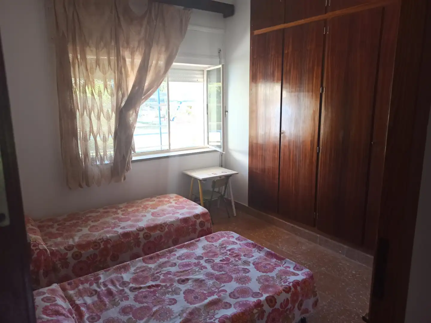 Dormitori de Casa o xalet en venda en Jaén amb Jardí privat, Terrassa i Traster