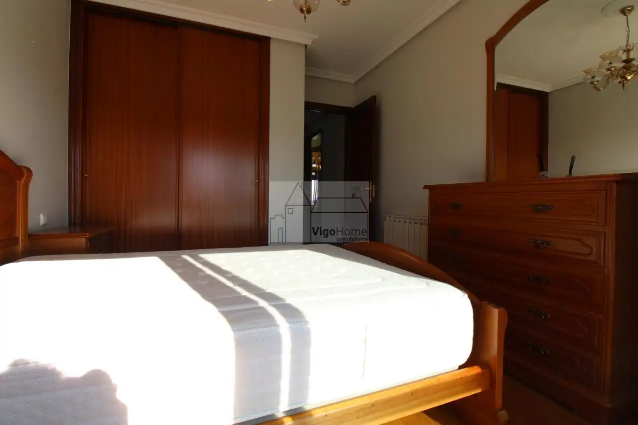 Bedroom of Flat for rent in Vigo   with Heating, Storage room and Furnished
