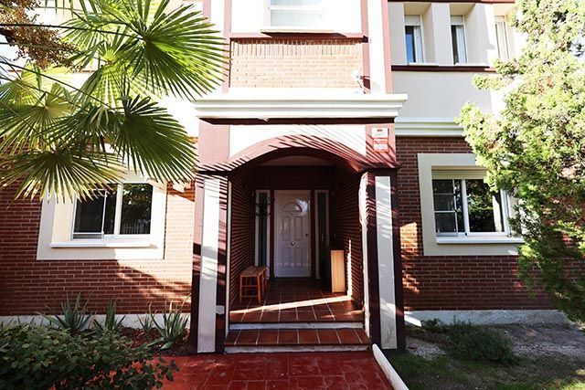 Exterior view of House or chalet for sale in Colmenar del Arroyo  with Heating, Private garden and Terrace