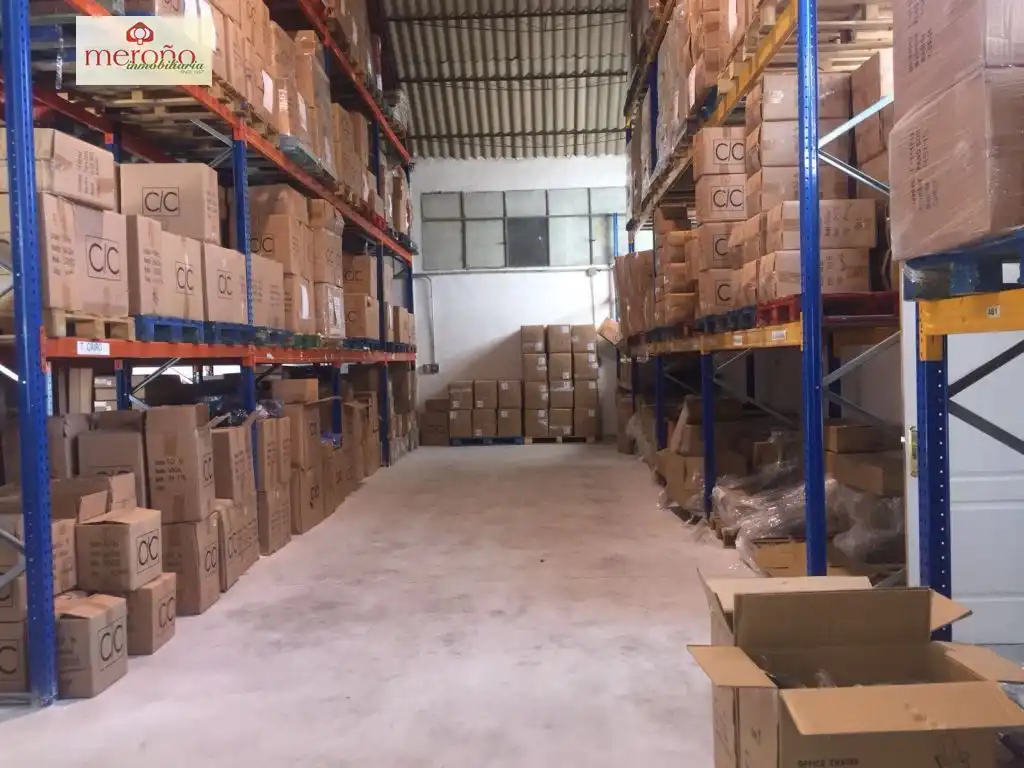 Nau industrial en venda a Crevillent
