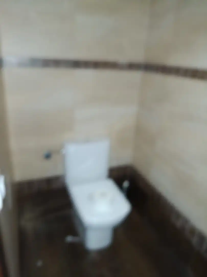 Badezimmer von Fabrikhallen zum Verkauf in El Vendrell