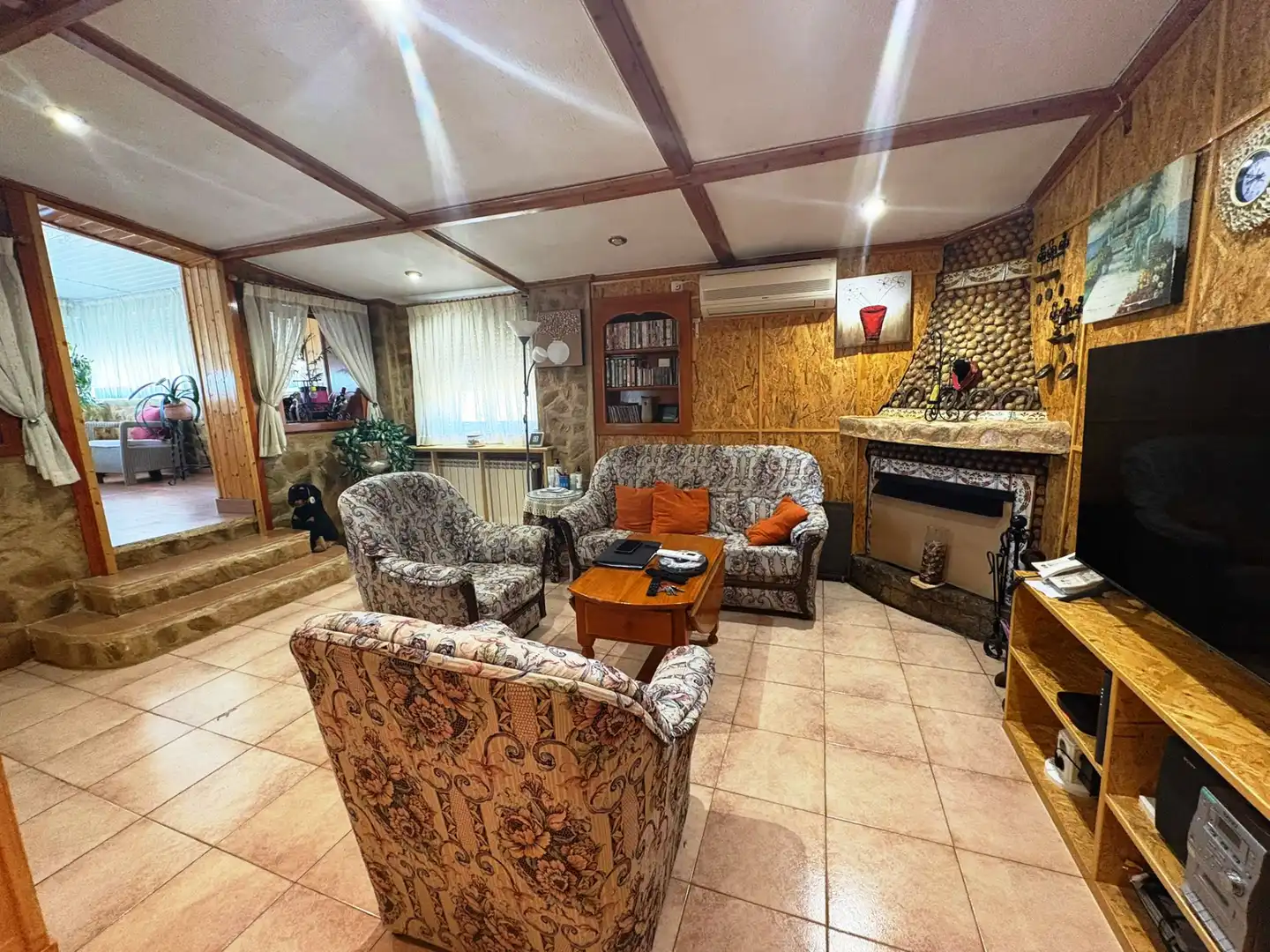 Sala d'estar de Casa o xalet en venda en Casarrubios del Monte amb Aire condicionat, Calefacció i Jardí privat