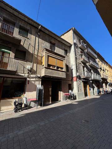 Edificio en Venta en Carrer del Raval en Bagà