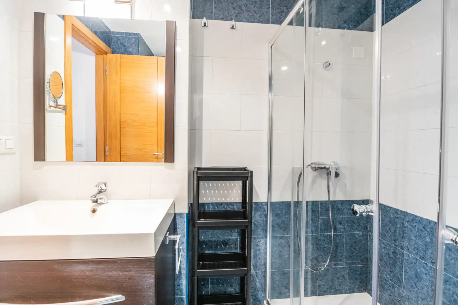 Baño de Piso de alquiler en San Martín del Rey Aurelio con Calefacción, Terraza y Trastero