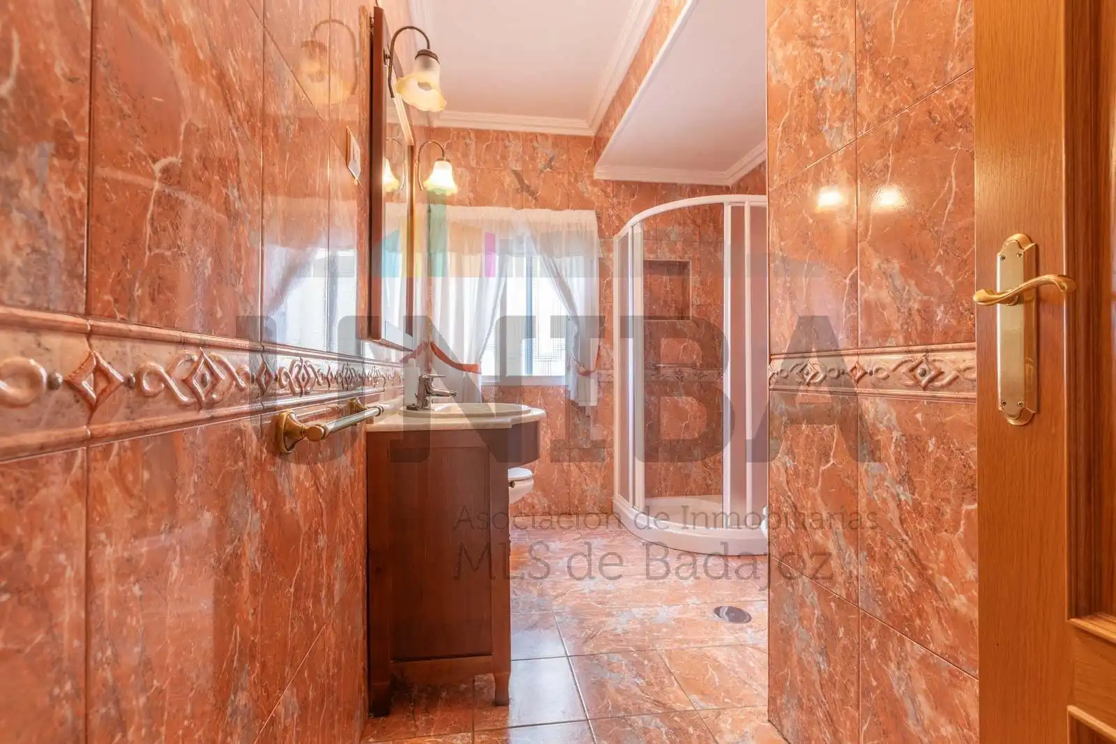 Badezimmer von Wohnung zum Verkauf in Badajoz mit Klimaanlage, Privatgarten und Terrasse