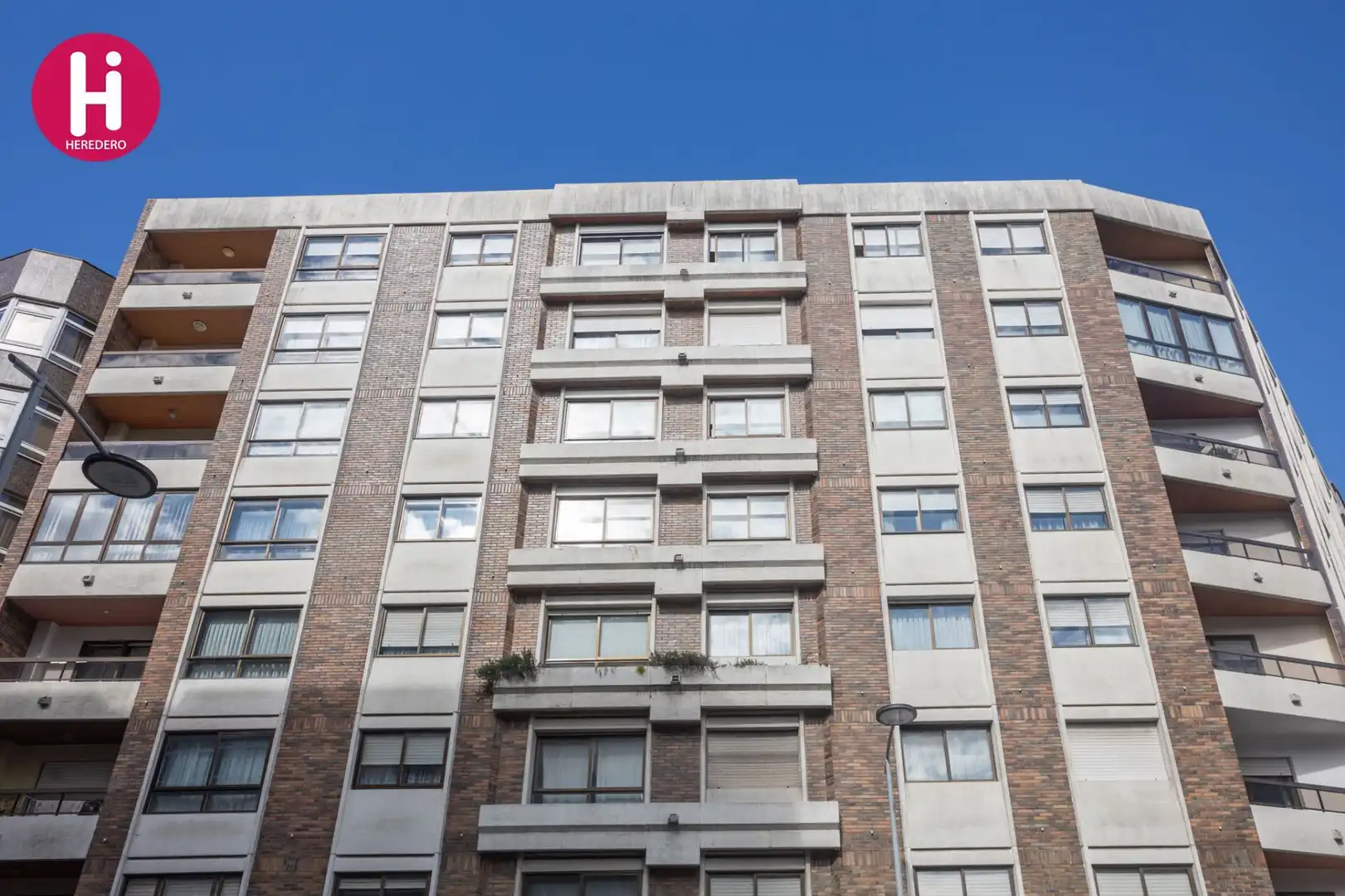 Außenansicht von Wohnung zum Verkauf in Vigo  mit Heizung und Abstellraum