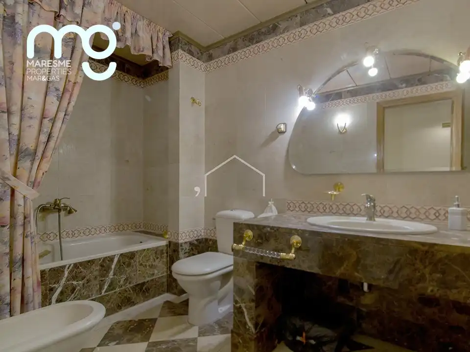 Baño de Ático en venta en Barcelona con Aire acondicionado, Calefacción y Jardín privado