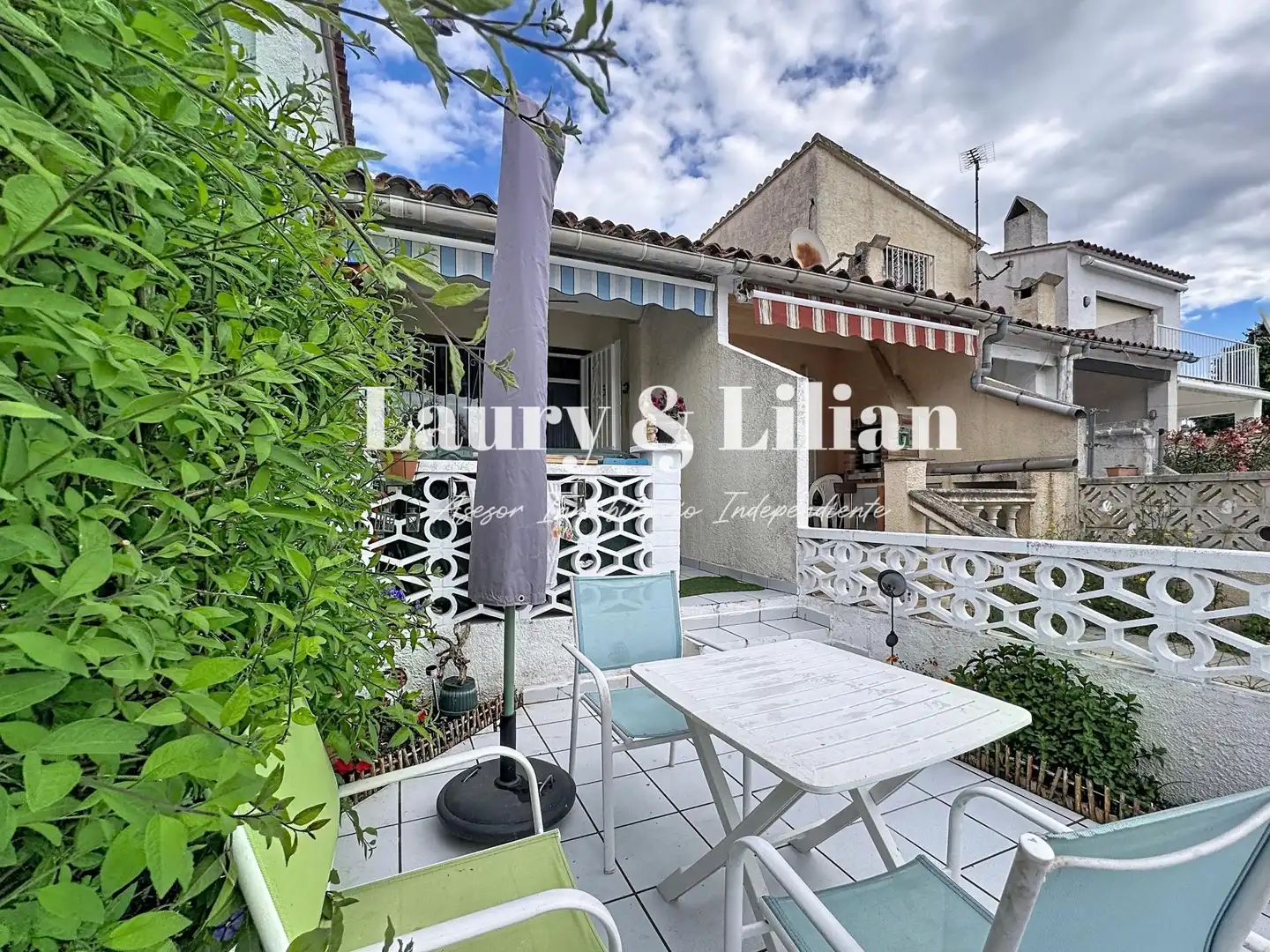 Terrasse von Einfamilien-Reihenhaus zum Verkauf in Empuriabrava mit Heizung