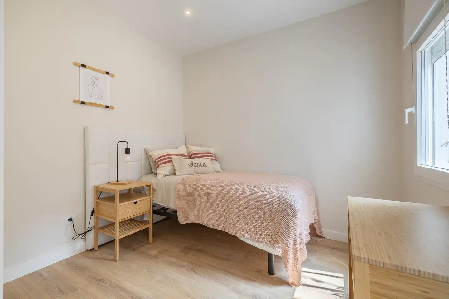 Bedroom of Flat for rent in Madrid  with Air Conditioner, Heating and Terrace