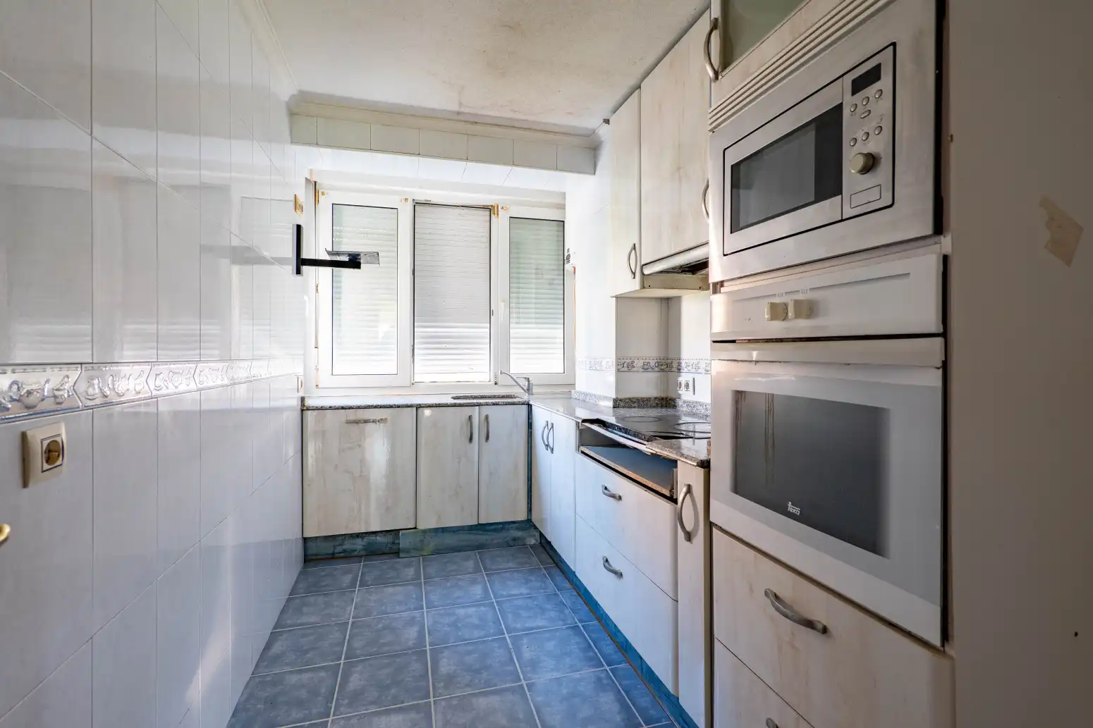 Cuina de Pis en venda en Gozón amb Calefacció, Jardí privat i Terrassa