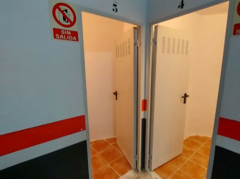 Bathroom of Box room for rent in Paiporta