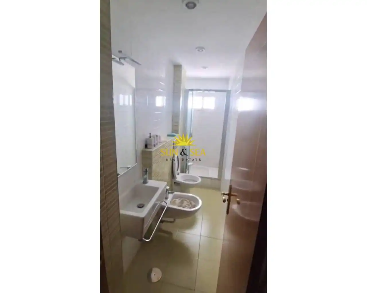 Bany de Apartament de lloguer en Alicante / Alacant amb Aire condicionat, Terrassa i Moblat