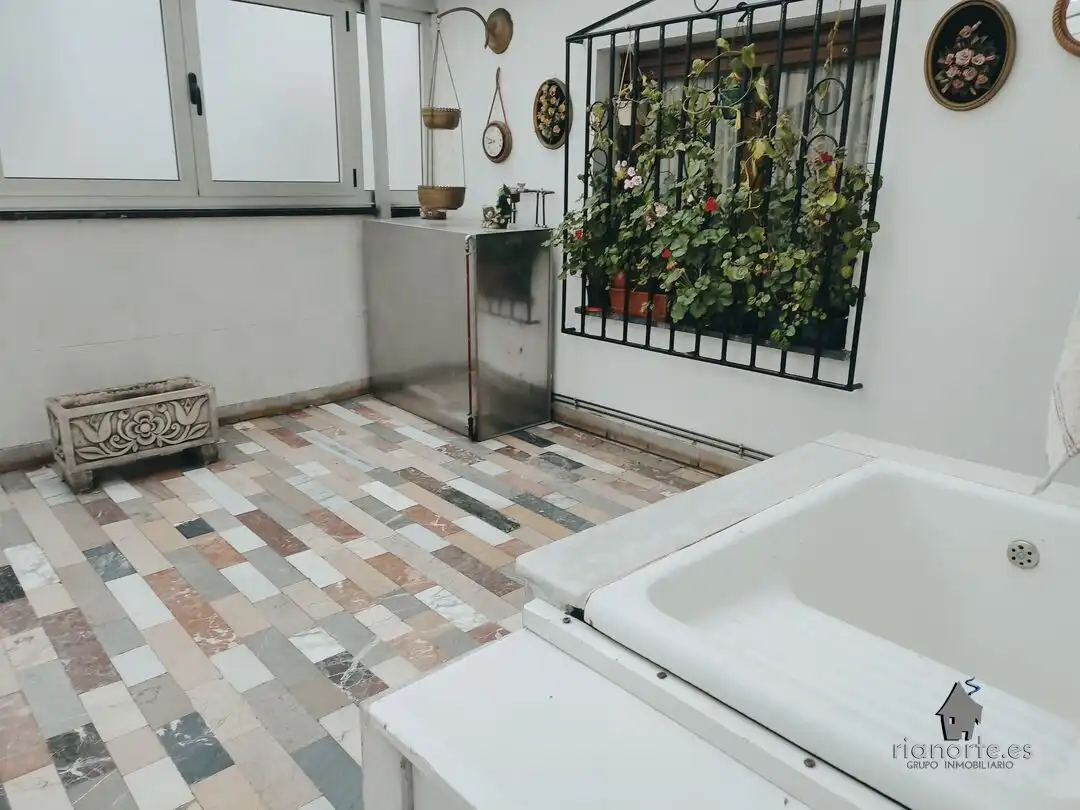 Bany de Pis en venda en San Martín del Rey Aurelio amb Calefacció i Moblat