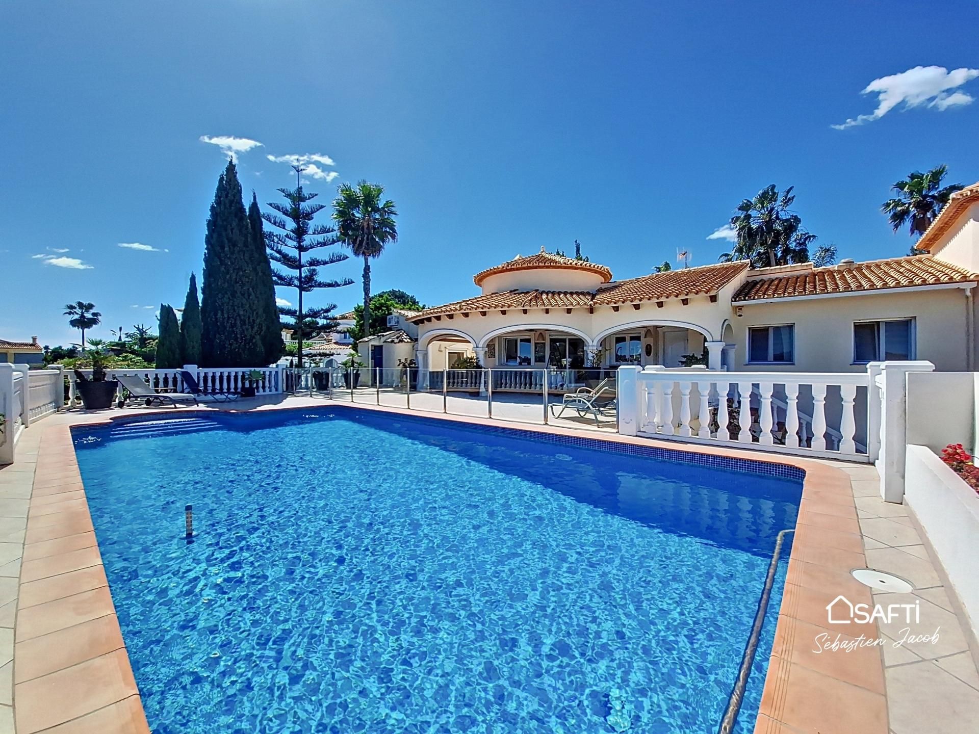 Swimming pool of House or chalet for sale in Pedreguer  with Air Conditioner, Terrace and Swimming Pool
