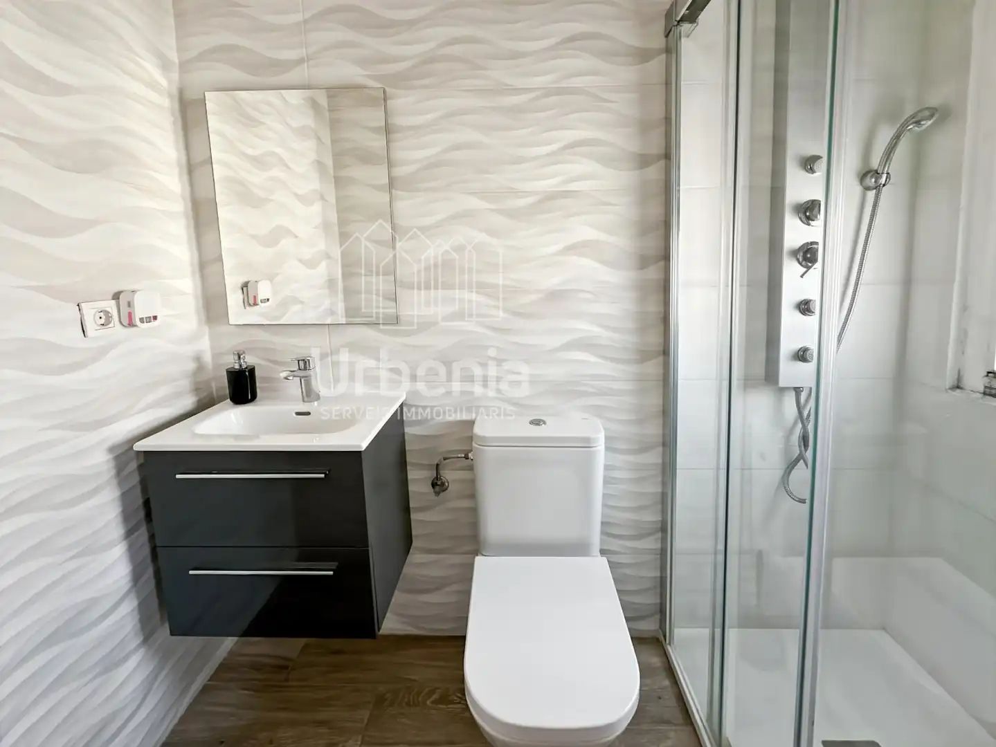 Baño de Piso en venta en Dosrius con Aire acondicionado, Calefacción y Terraza