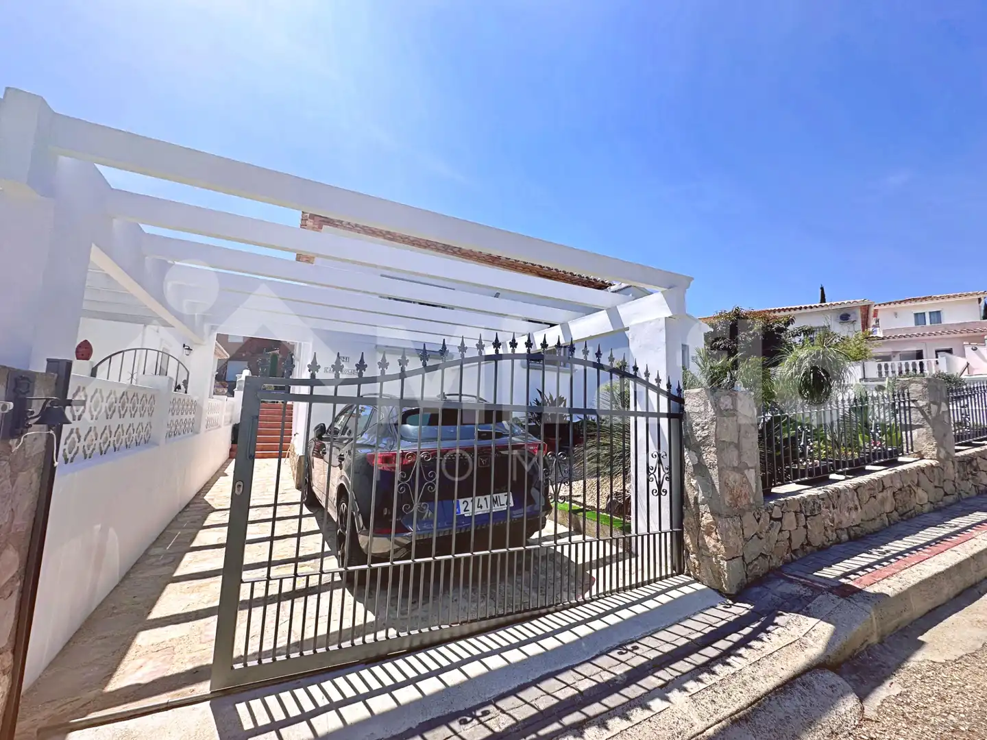 Vista exterior de Casa o xalet en venda en El Ràfol d'Almúnia amb Aire condicionat, Calefacció i Jardí privat