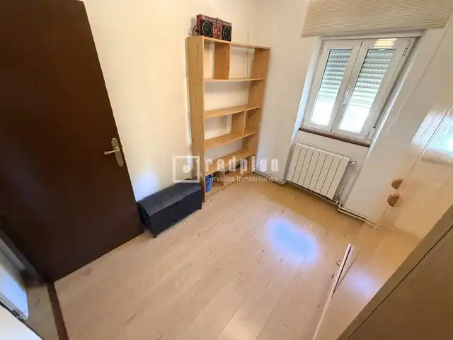 Habitación de Piso en venta en Madrid con Calefacción y Jardín privado
