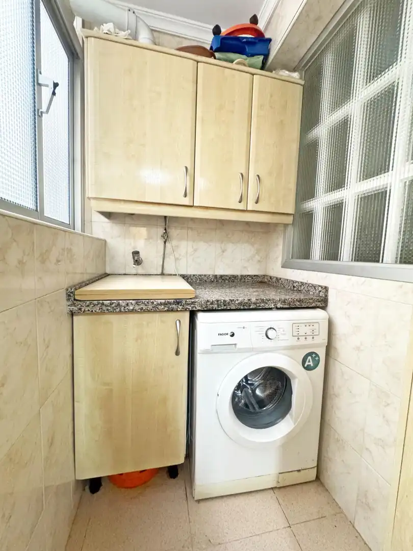 Cuina de Pis en venda en Málaga amb Aire condicionat, Terrassa i Moblat