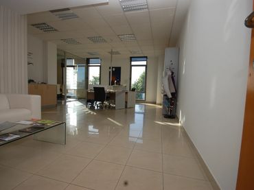 Oficina con ascensor en venta en Nervión