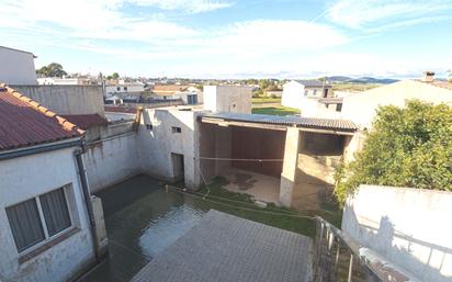 Exterior view of House or chalet for sale in Mirandilla  with Terrace