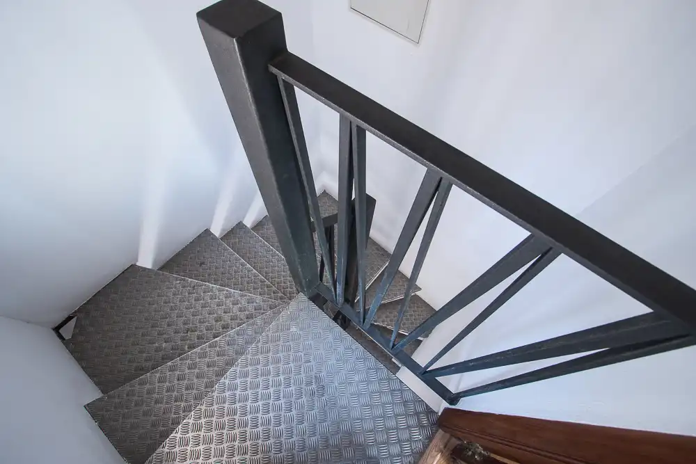 Study for rent in Valencia  with Air Conditioner, Heating and Parquet flooring