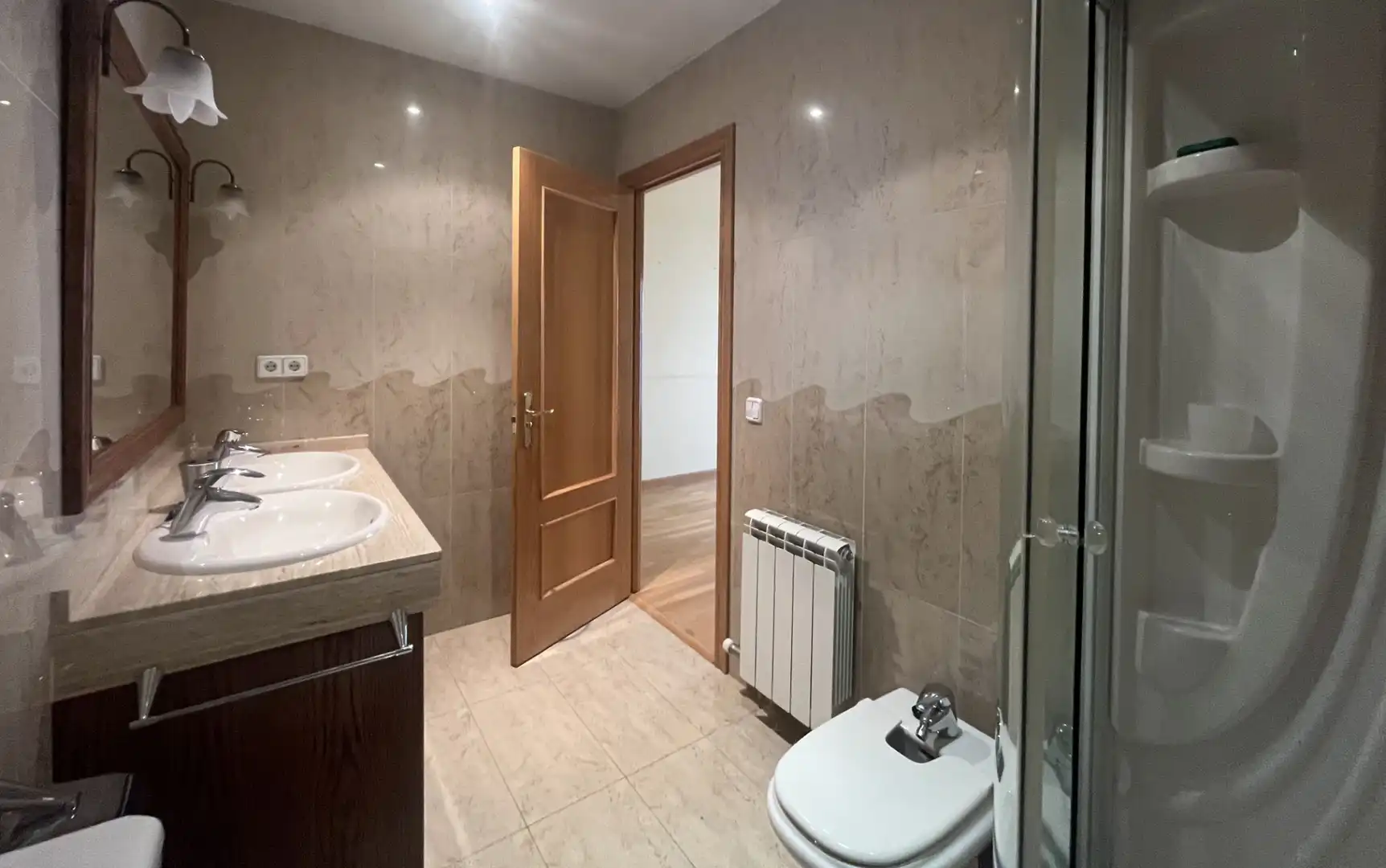 Baño de Dúplex en venta en Vilafranca del Penedès con Aire acondicionado, Calefacción y Parquet