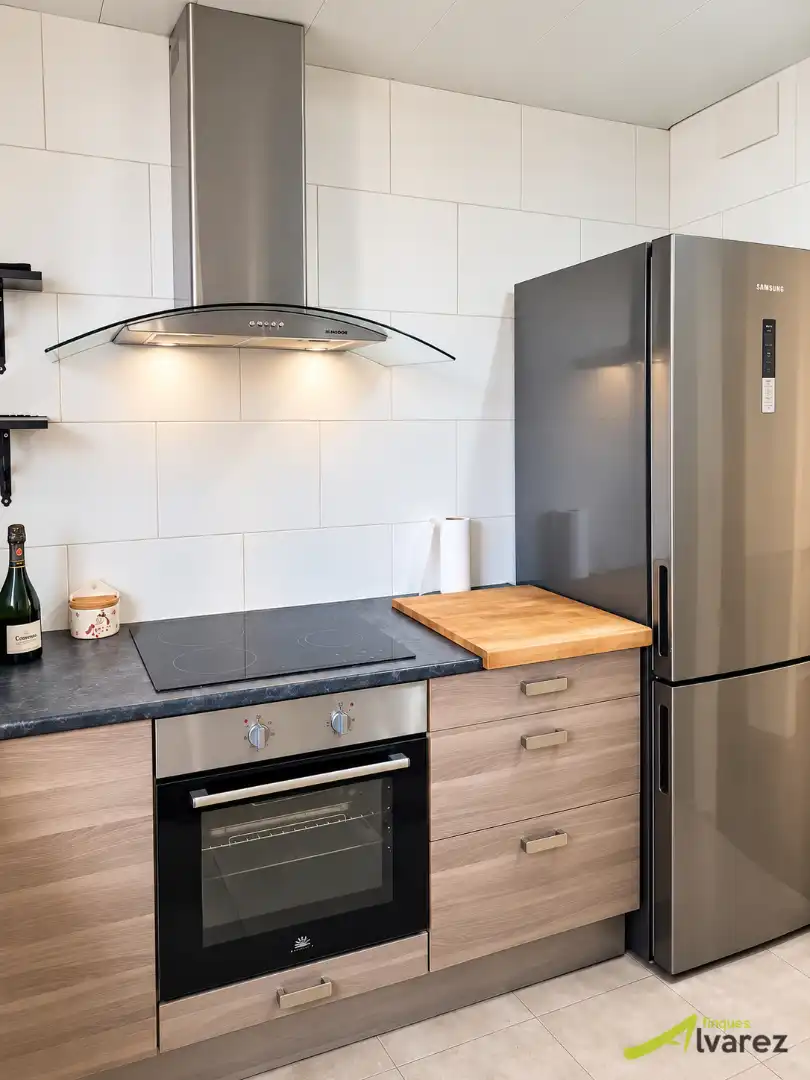 Piso con terraza en venta en Avinguda del Cantábric, imagen 2
