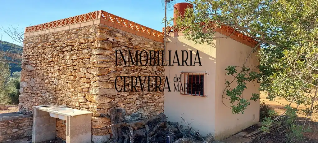 Vista exterior de Finca rústica en venda en Cervera del Maestre amb Terrassa
