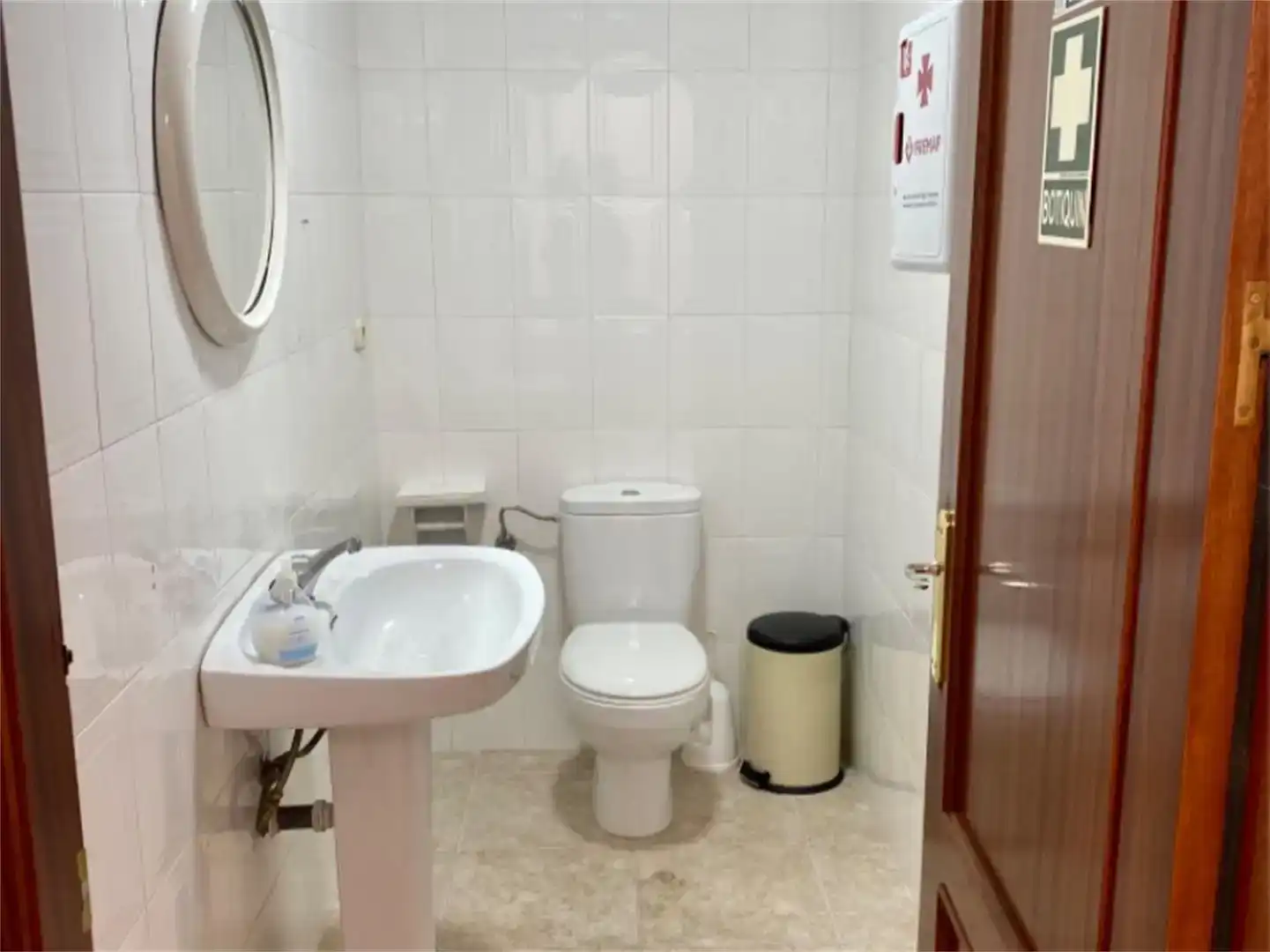 Bathroom of Commercial properties for rent in Antequera  with Air Conditioner
