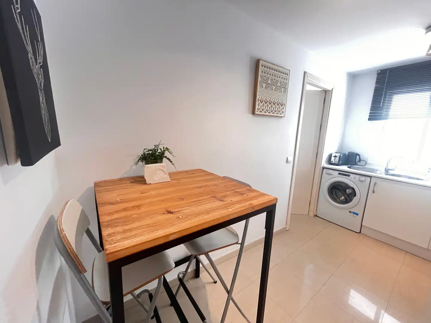 Dining room of Study for rent in Marbella  with Air Conditioner, Furnished and Oven