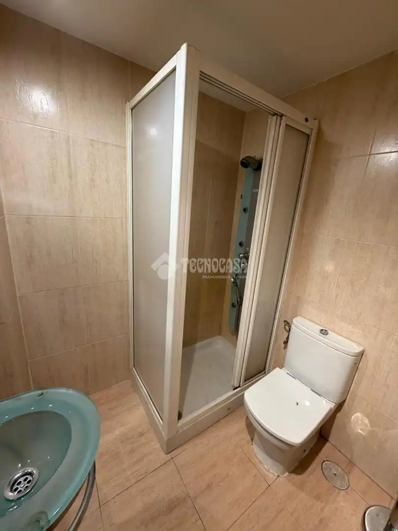 Baño de Piso en venta en Fuenlabrada con Aire acondicionado, Calefacción y Terraza