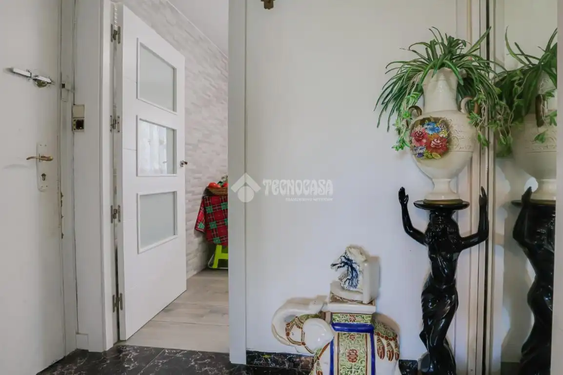 Flat for sale in Sant Boi de Llobregat  with Air Conditioner