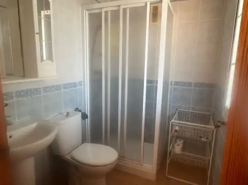 Bany de Pis en venda en Coín amb Moblat