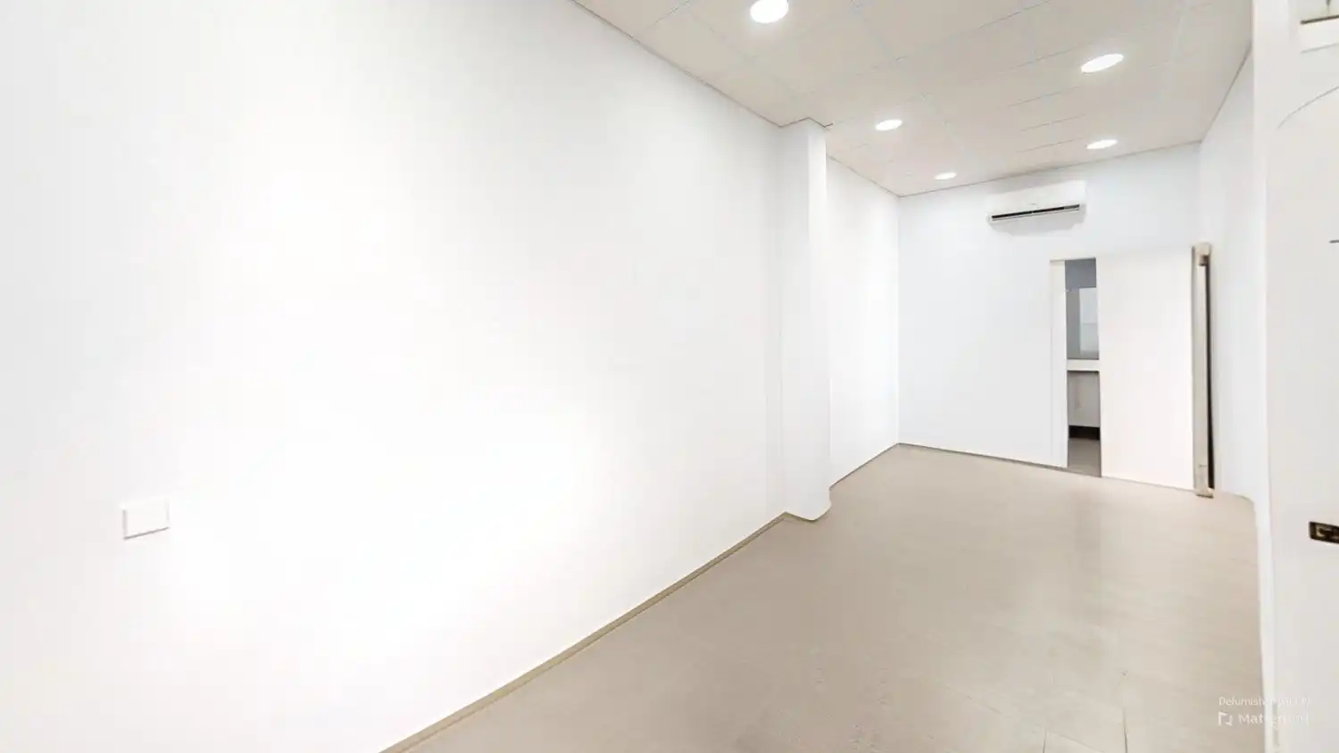 Commercial properties for sale in Sevilla  with Air Conditioner