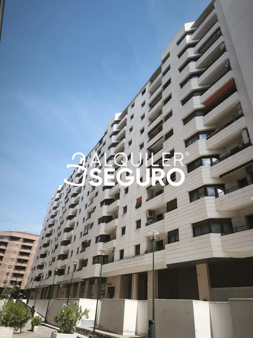 Vista exterior de Piso de alquiler en Zaragoza con Calefacción, Terraza y Trastero