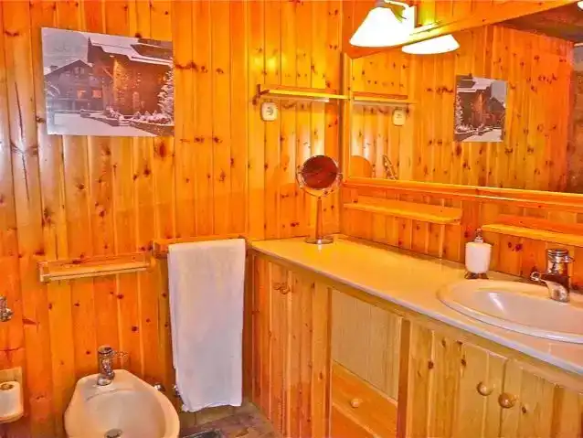 Badezimmer von Country house zur Miete in Sallent de Gállego mit Balkon
