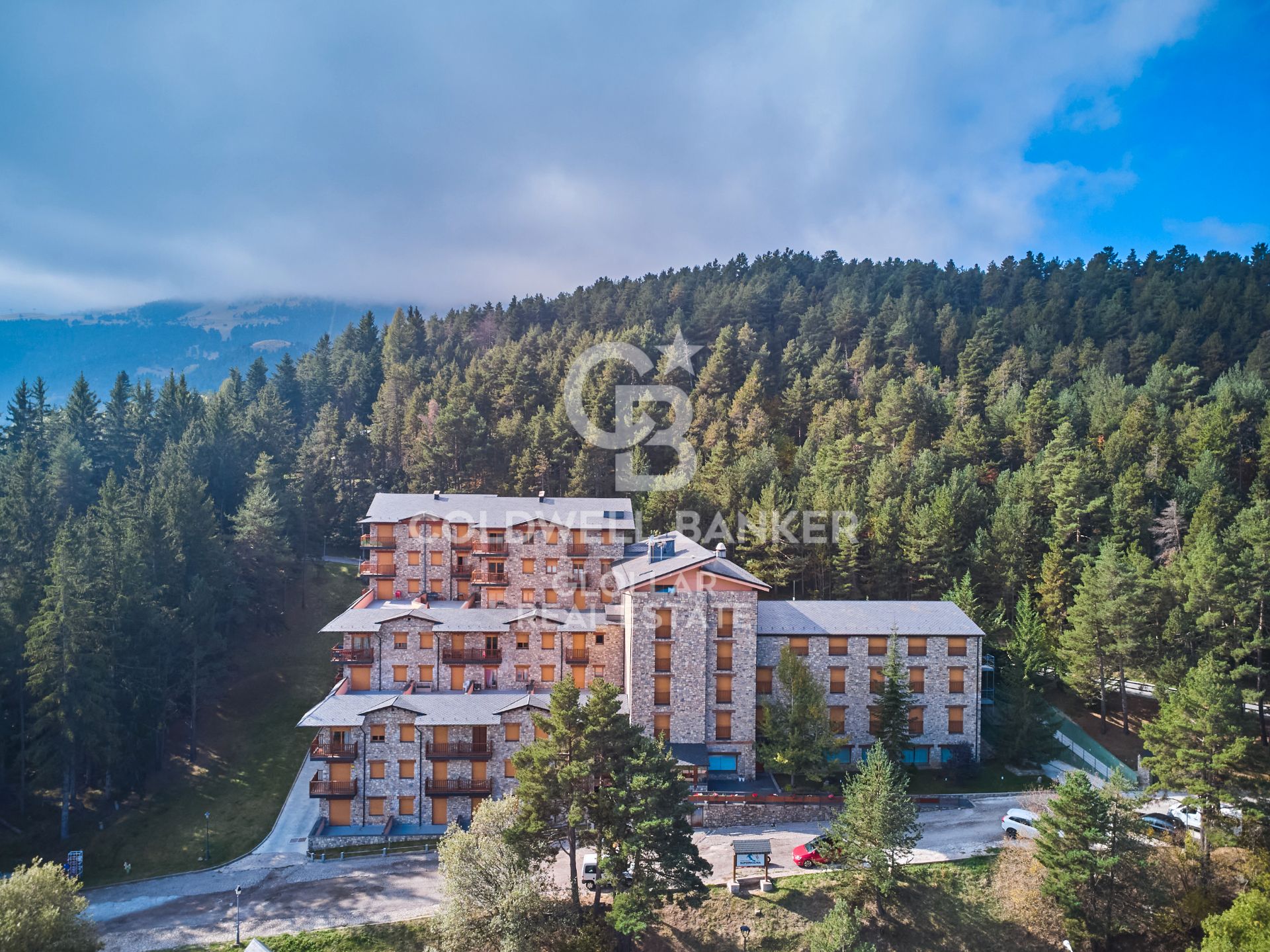 Vista exterior de Apartamento en venta en Alp con Calefacción, Trastero y Balcón